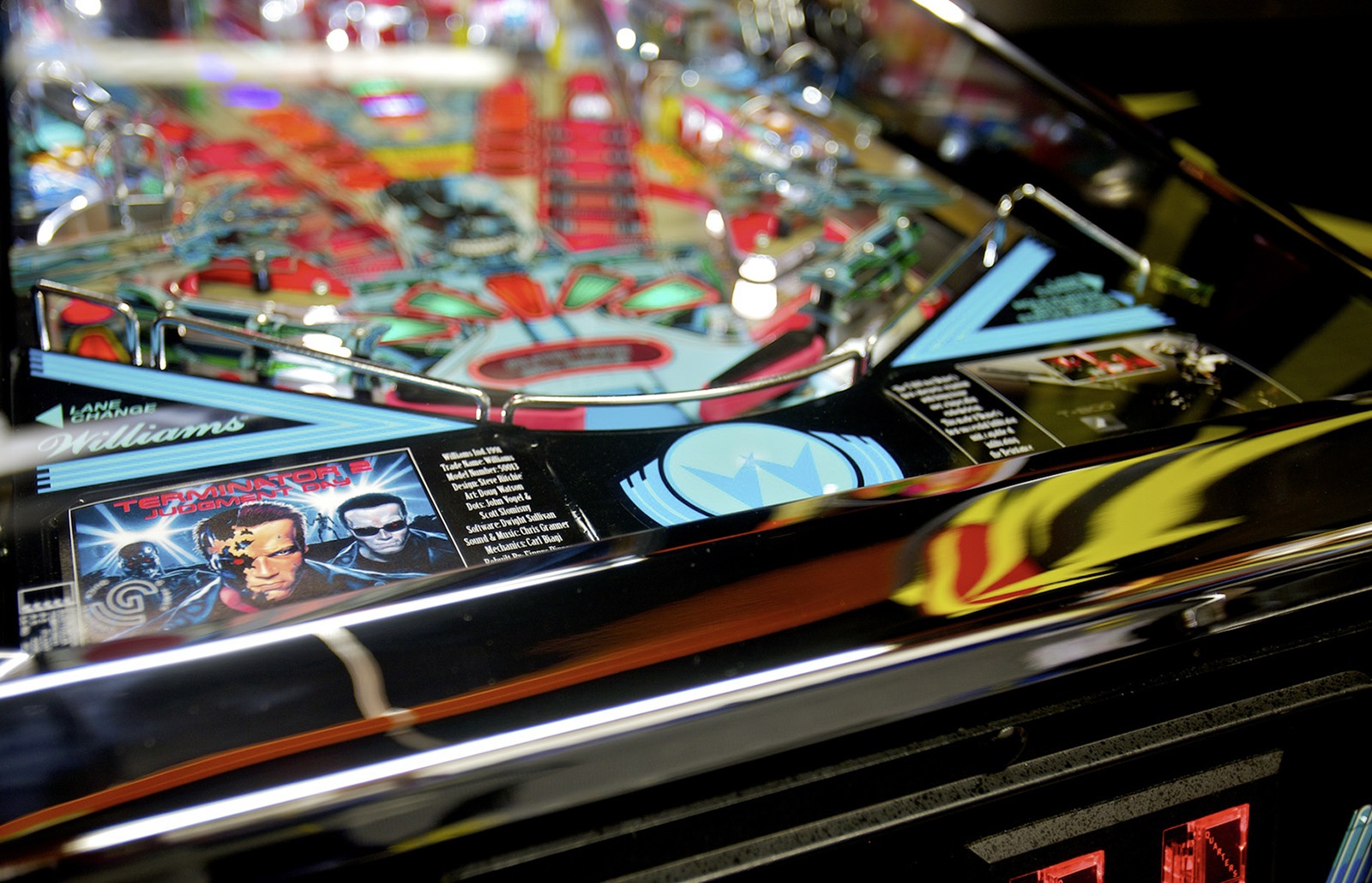 Terminator 2 Pinball Machine by Williams - The Pinball Gameroom